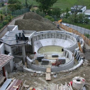 Progetti » Realizzazione giardino con piscina e cascata